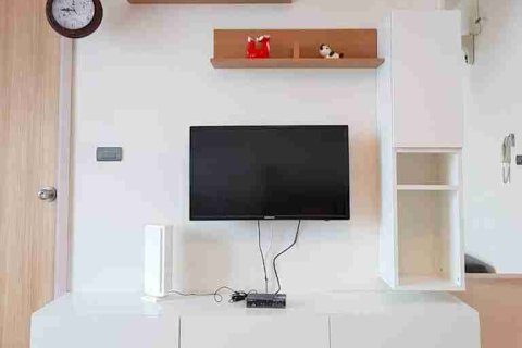 Condominio de 1 dormitorio en Thonburi, Bangkok, Tailandia № 208675 - foto 7