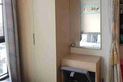 Condominio de 1 dormitorio en Thonburi, Bangkok, Tailandia № 208675 - foto 5