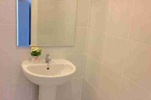 Condominio de 2 dormitorios en Bangkok, Tailandia № 208671 - foto 8