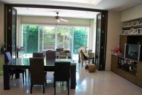 Casa de 4 dormitorios en Bangkok, Tailandia № 67080 - foto 6