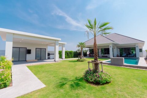 Chalet de 3 dormitorios en Hua Hin, Tailandia № 164842 - foto 3