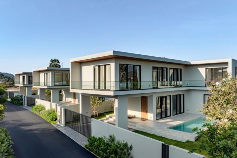 Chalet de 4 dormitorios en Hua Hin, Tailandia № 165119 - foto 2