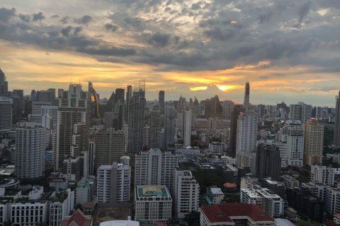 Estudio en el condominio en Watthana, Bangkok, Tailandia № 148582 - foto 10