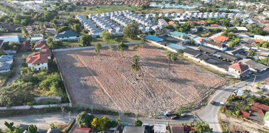 Terreno 12800 m2 en Pattaya, Tailandia № 152687