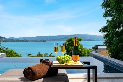 Dúplex de 4 dormitorios en Surat Thani, Tailandia № 135347 - foto 3
