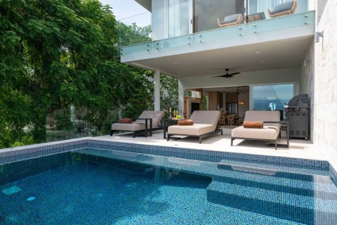 Dúplex de 4 dormitorios en Surat Thani, Tailandia № 135347 - foto 2