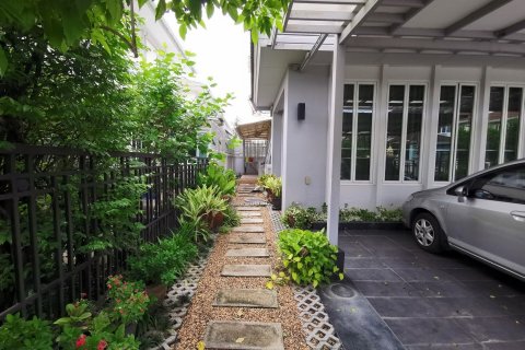 Casa de 3 dormitorios en Bang Khen, Bangkok, Tailandia № 139142 - foto 16