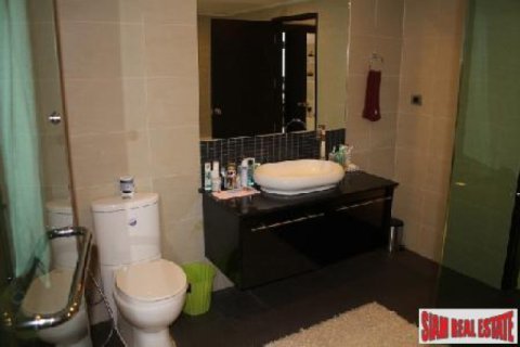 Apartamento de 2 dormitorios en Pattaya, Tailandia № 202511 - foto 4
