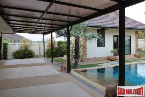 Chalet de 3 dormitorios en Hua Hin, Tailandia № 202508 - foto 3