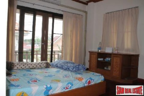Casa de 5 dormitorios en Hua Hin, Tailandia № 202510 - foto 4