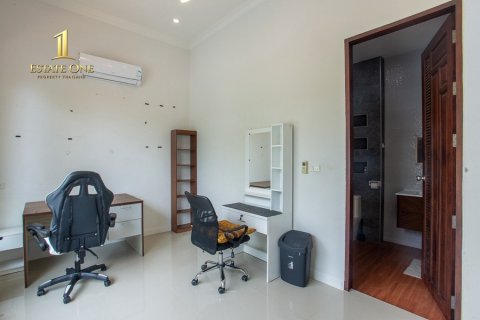 Casa de 4 dormitorios en Hua Hin, Tailandia № 220548 - foto 14