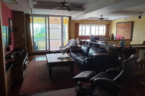 Condominio de 3 dormitorios en Bangkok, Tailandia № 143542 - foto 2