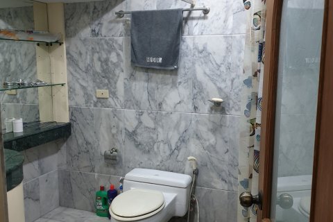 Condominio de 3 dormitorios en Bangkok, Tailandia № 143542 - foto 4