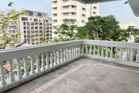 Condominio de 3 dormitorios en Bangkok, Tailandia № 143546 - foto 14