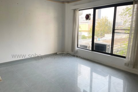Condominio de 3 dormitorios en Bangkok, Tailandia № 143546 - foto 10