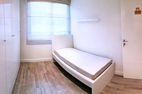 Condominio de 2 dormitorios en Phra Khanong, Bangkok, Tailandia № 143543 - foto 8
