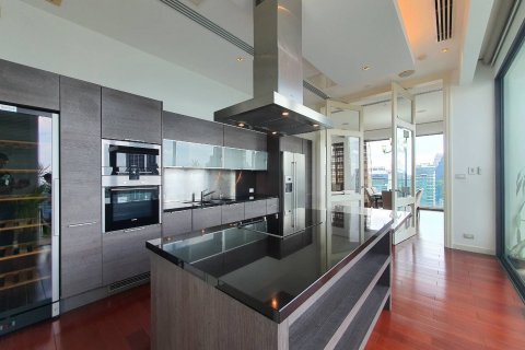 Condominio de 3 dormitorios en Bangkok, Tailandia № 143541 - foto 13
