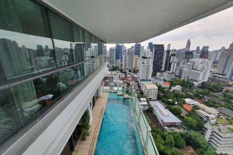 Condo in Bangkok, Thailand, 3 bedrooms  № 143541