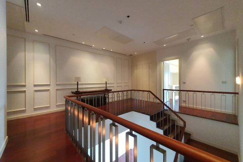 Condominio de 3 dormitorios en Bangkok, Tailandia № 143541 - foto 12