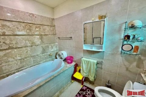 Casa de 2 dormitorios en Pattaya, Tailandia № 203030 - foto 4