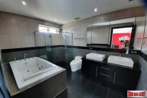 Chalet de 5 dormitorios en Jomtien Beach, Pattaya, Tailandia № 203026 - foto 5
