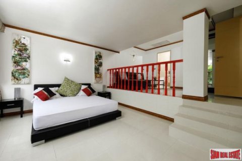 Chalet de 3 dormitorios en Patong, Tailandia № 203025 - foto 3