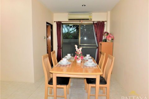 Casa de 2 dormitorios en Pattaya, Tailandia № 204542 - foto 3
