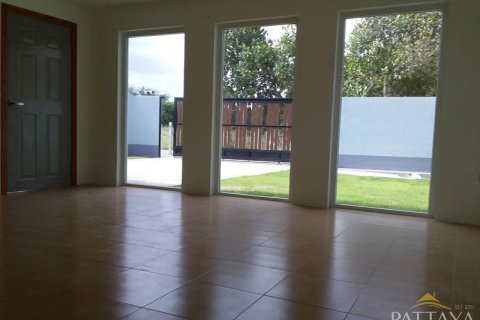 Casa de 2 dormitorios en Pattaya, Tailandia № 204541 - foto 3