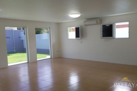 Casa de 2 dormitorios en Pattaya, Tailandia № 204541 - foto 4