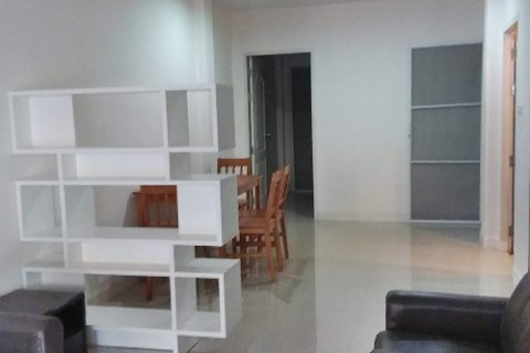 Casa de 2 dormitorios en Pattaya, Tailandia № 204540 - foto 3