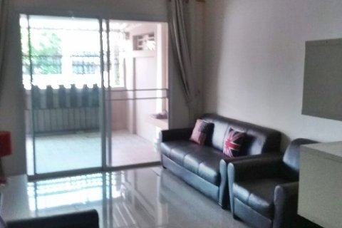 Casa de 2 dormitorios en Pattaya, Tailandia № 204540 - foto 4