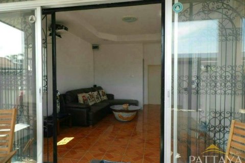 Casa de 3 dormitorios en Pattaya, Tailandia № 204544 - foto 3