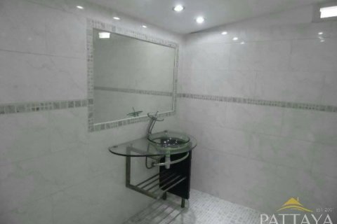 Casa de 3 dormitorios en Pattaya, Tailandia № 204544 - foto 9