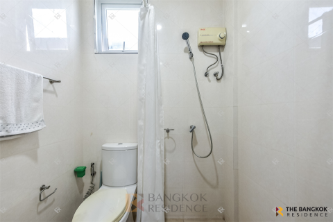 Adosado de 3 dormitorios en Bangkok, Tailandia № 189709 - foto 8