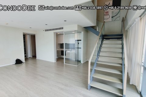 Condo in Watthana, Bangkok, Thailand, 2 bedrooms  № 201081 - photo 12
