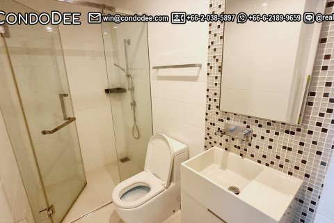 Condo in Watthana, Bangkok, Thailand, 2 bedrooms  № 201081 - photo 7