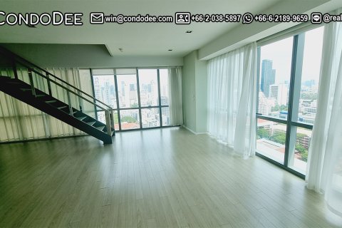 Condo in Watthana, Bangkok, Thailand, 2 bedrooms  № 201081 - photo 13