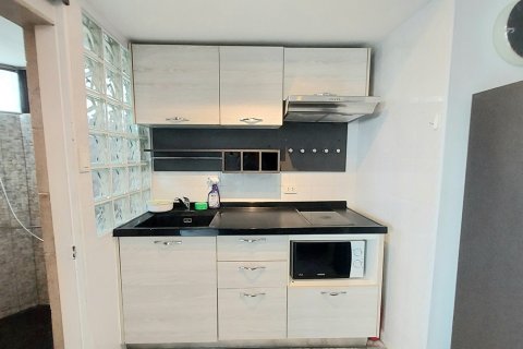 Condo à Khlong Toei, Bangkok, Thaïlande, 2 chambres  № 201079 - photo 2