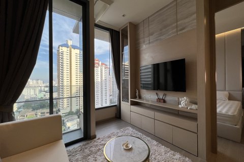 Condo in Watthana, Bangkok, Thailand, 1 bedroom  № 201084 - photo 2