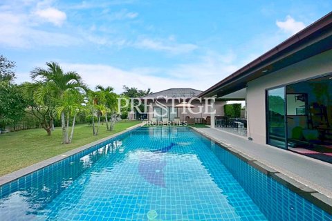 Haus in Pattaya, Thailand 3 Schlafzimmer № 197989 - Foto 2