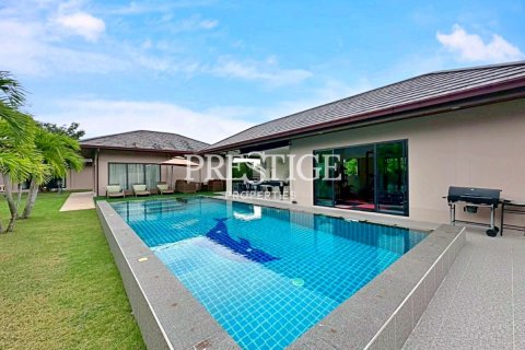 Haus in Pattaya, Thailand 3 Schlafzimmer № 197989