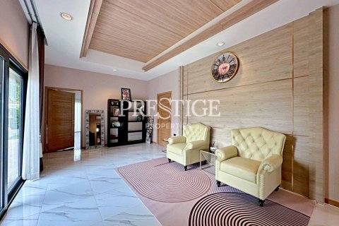 Haus in Pattaya, Thailand 3 Schlafzimmer № 197989 - Foto 16