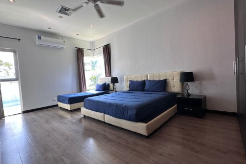 Chalet de 3 dormitorios en Phuket, Tailandia № 156163 - foto 29