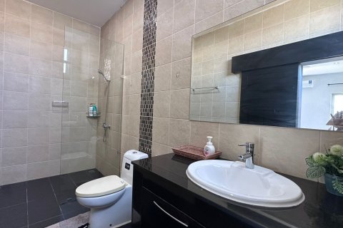 Chalet de 3 dormitorios en Phuket, Tailandia № 156163 - foto 7