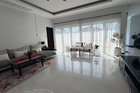 Chalet de 3 dormitorios en Phuket, Tailandia № 156163 - foto 30