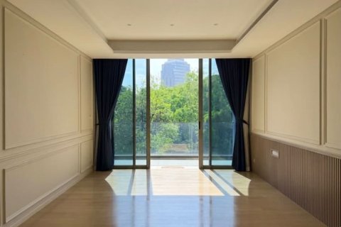 Condo in Bangkok, Thailand, 2 bedrooms № 200275 - photo 2