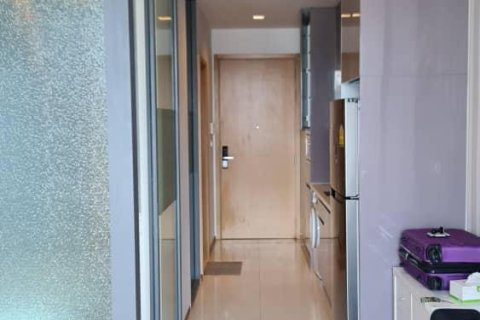 Estudio en el condominio en Bangkok, Tailandia № 157755 - foto 11