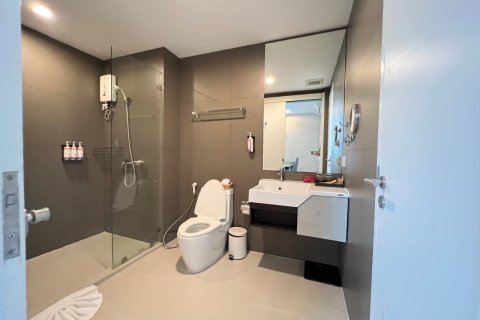 Condominio de 2 dormitorios en Bangkok, Tailandia № 157754 - foto 13