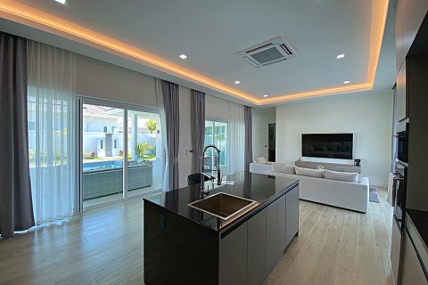 Casa de 2 dormitorios en Hua Hin, Tailandia № 168095 - foto 15