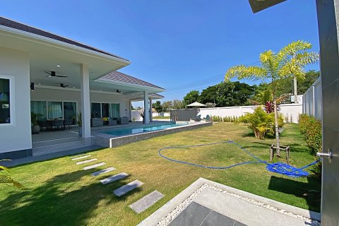 Casa de 2 dormitorios en Hua Hin, Tailandia № 168095 - foto 9